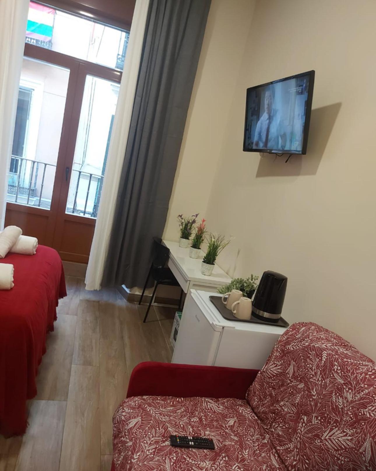 Hostal “ Infantas” Madrid Esterno foto