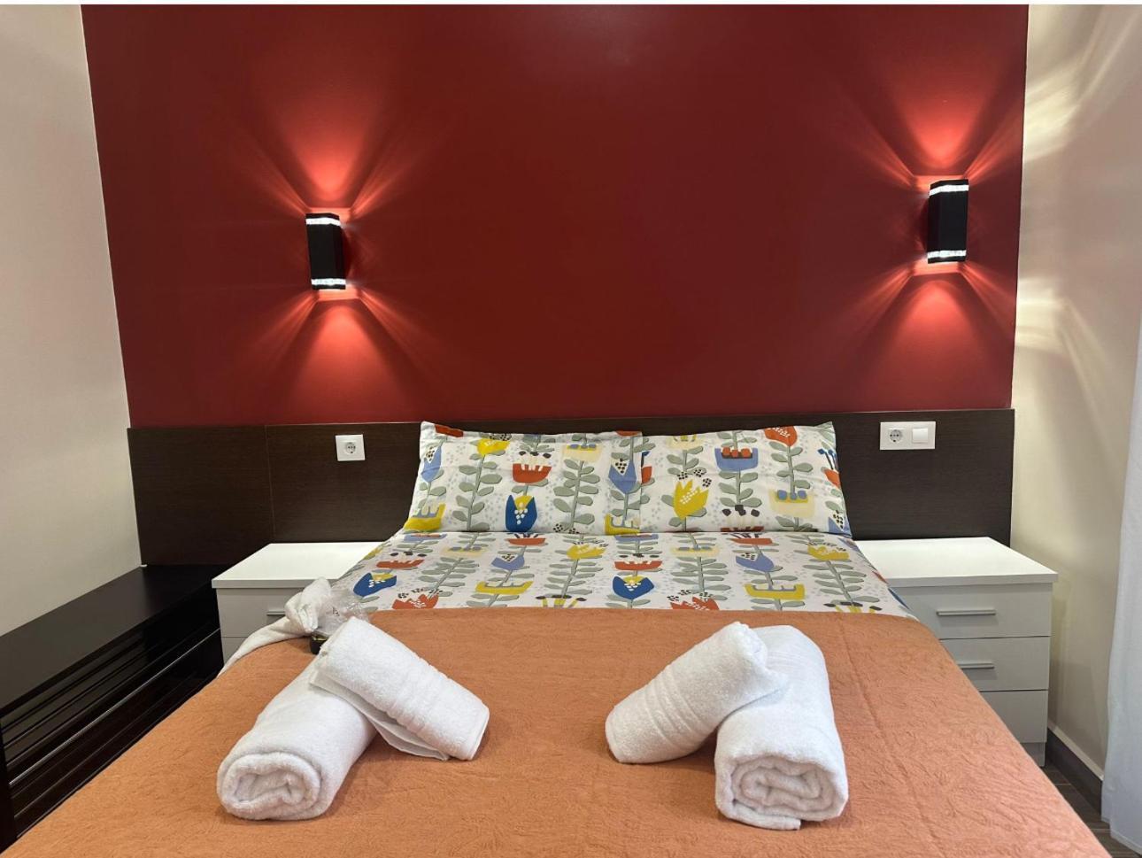 Hostal “ Infantas” Madrid Esterno foto